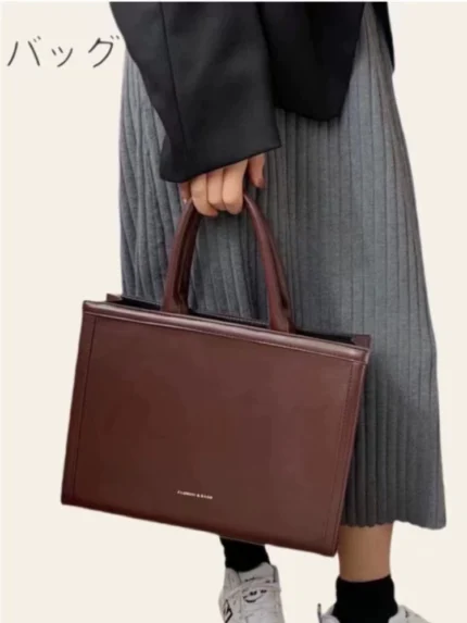 Minimalist Harf Detaylı Büyük Tote